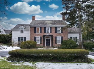 23900 Stanford Rd, Shaker Heights, OH 44122