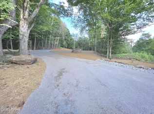 10 Pine Mill Rd, Honesdale, PA 18431