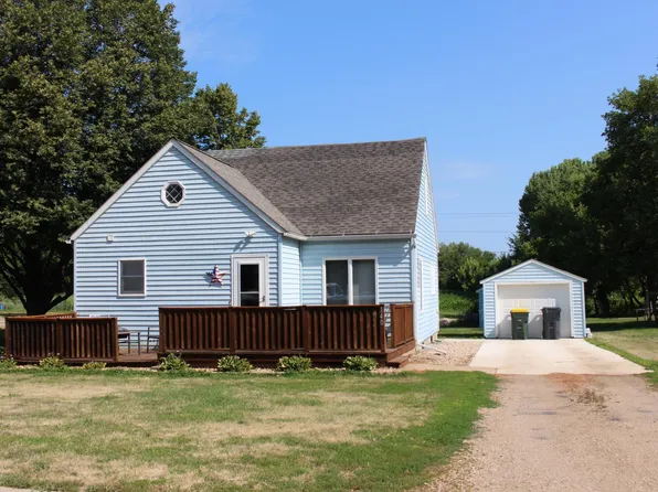 140 Main St, Walnut Grove, MN 56180