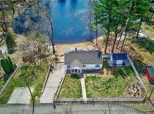 7 Deer Run Trl, Smithfield, RI 02917