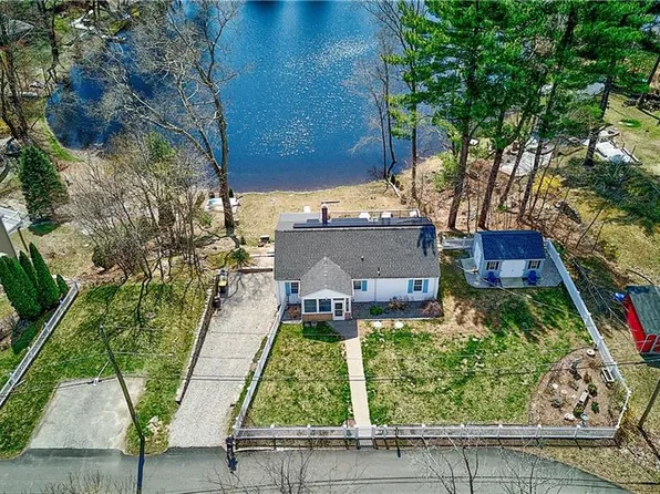 7 Deer Run Trl, Smithfield, RI 02917