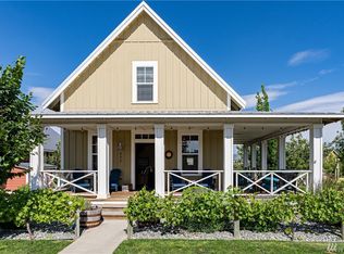 452 Porcupine Ln, Chelan, WA 98816