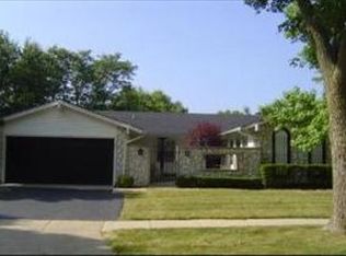 995 Borman Ct, Elk Grove Village, IL 60007