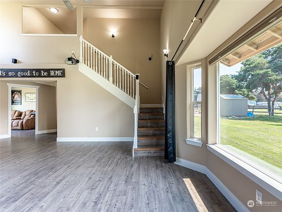 4th image of 1830 4th Street SE