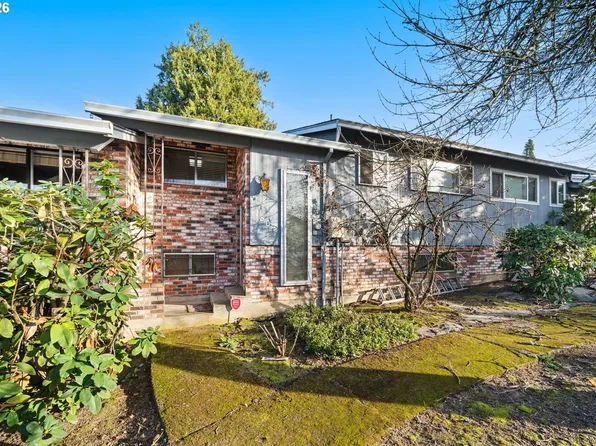180 NE Kane Dr, Gresham, OR 97030