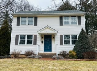 17 Duval St, Manchester, CT 06042