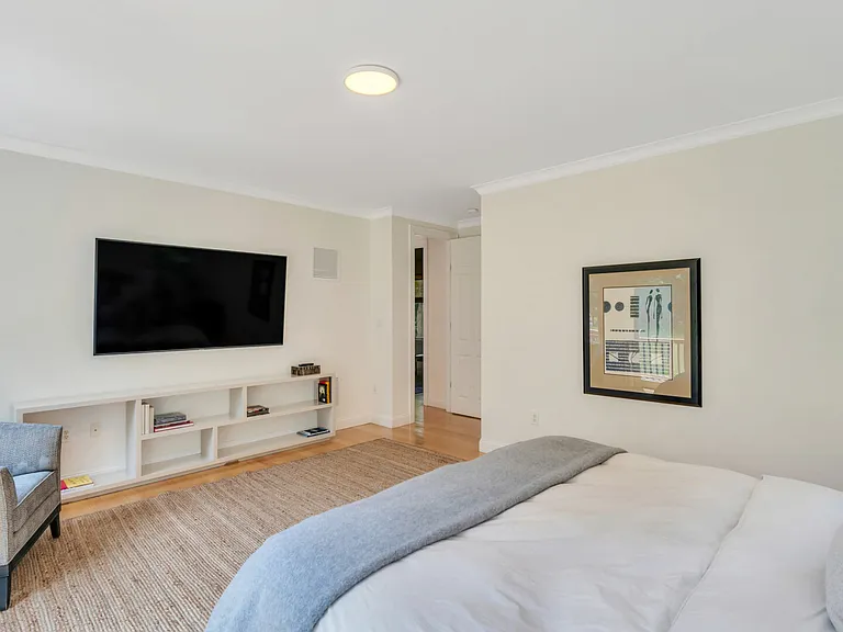 8 Wildflower Ln — Photo 30
