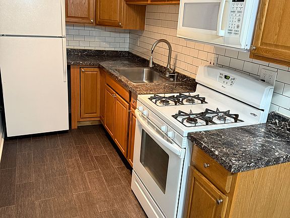 4th image of 3161 N Cambridge Ave APT 205
