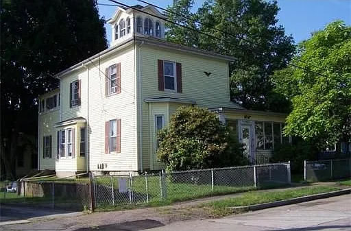 Building Photo 4