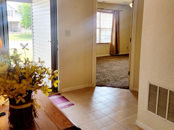 3rd image of 1117 Cottage Cir