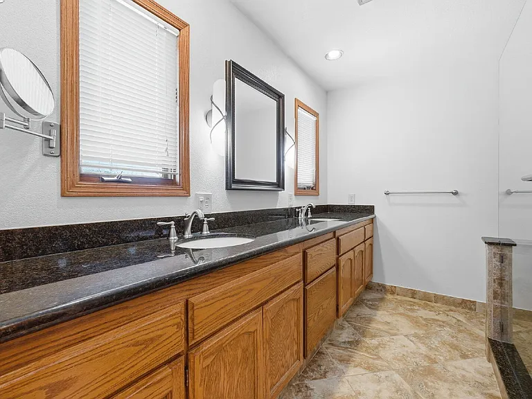 1484 Saint Andrews Dr — Photo 23