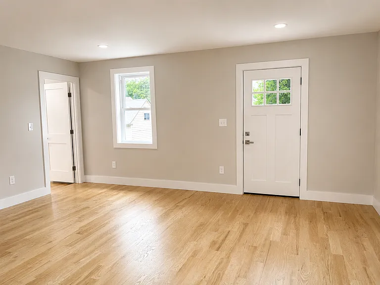 10-12 H St #2 — Photo 2