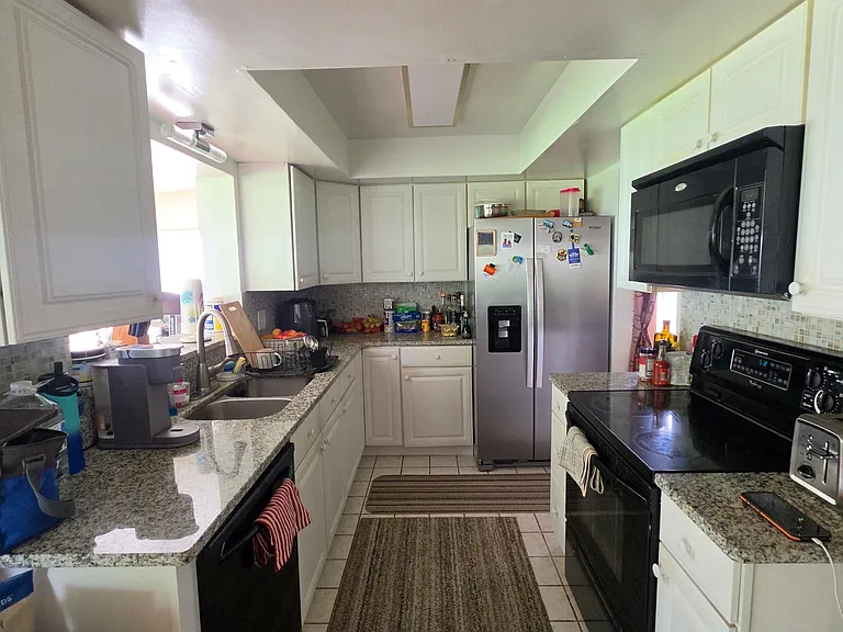 725 Hamlin Dr — Photo 9