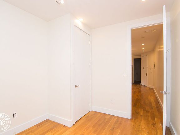 4th image of 1058 Bergen St #8E
