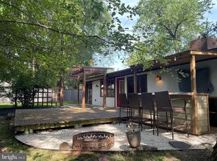 3322 Laurel Ct, Falls Church, VA 22042