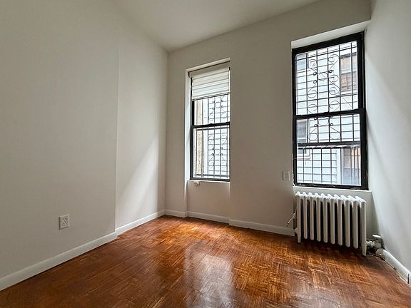 3rd image of 306 W 21st St APT 6