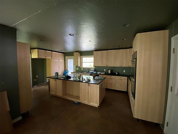 5th image of 701 Cooke St