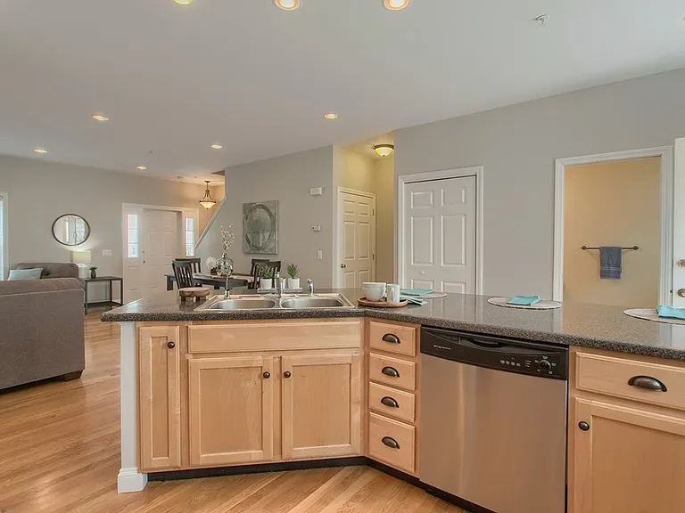 89 Myrtle St #89 — Photo 3