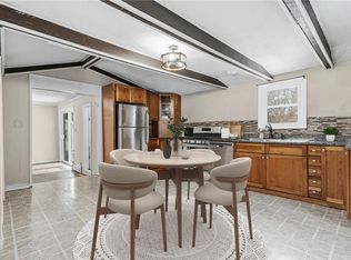 608 Black Plain Rd, North Smithfield, RI 02896