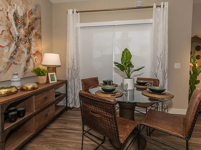A3 761 SQFT 1 Bed 1 Bath