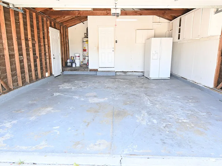 5659 Lathrop Dr — Photo 29