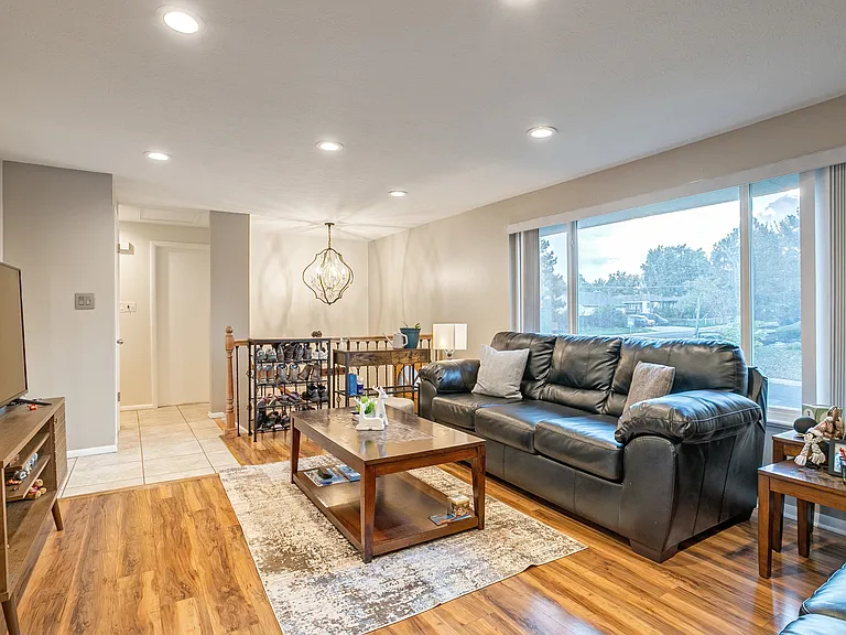 7500 Teller St — Photo 11