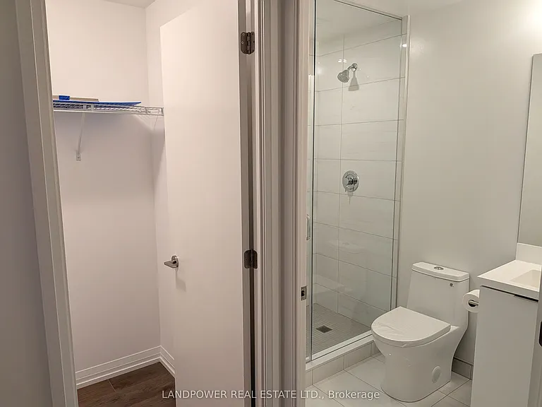 400 King St W #510 — Photo 13