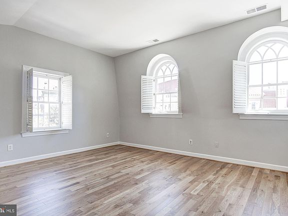5th image of 1426 21st St NW APT 404