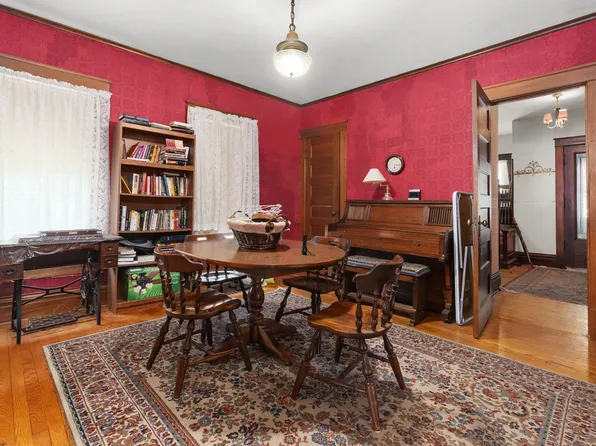 413 W Rollin St, Edgerton, WI 53534