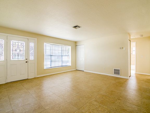 2nd image of 1176 Arnold Dr