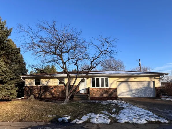 2047 Clover St, Portage, IN 46368