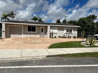 9621 SW 49th St, Miami, FL 33165