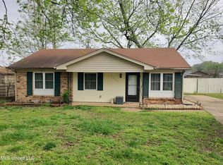 1598 Whitehead Dr, Southaven, MS 38671