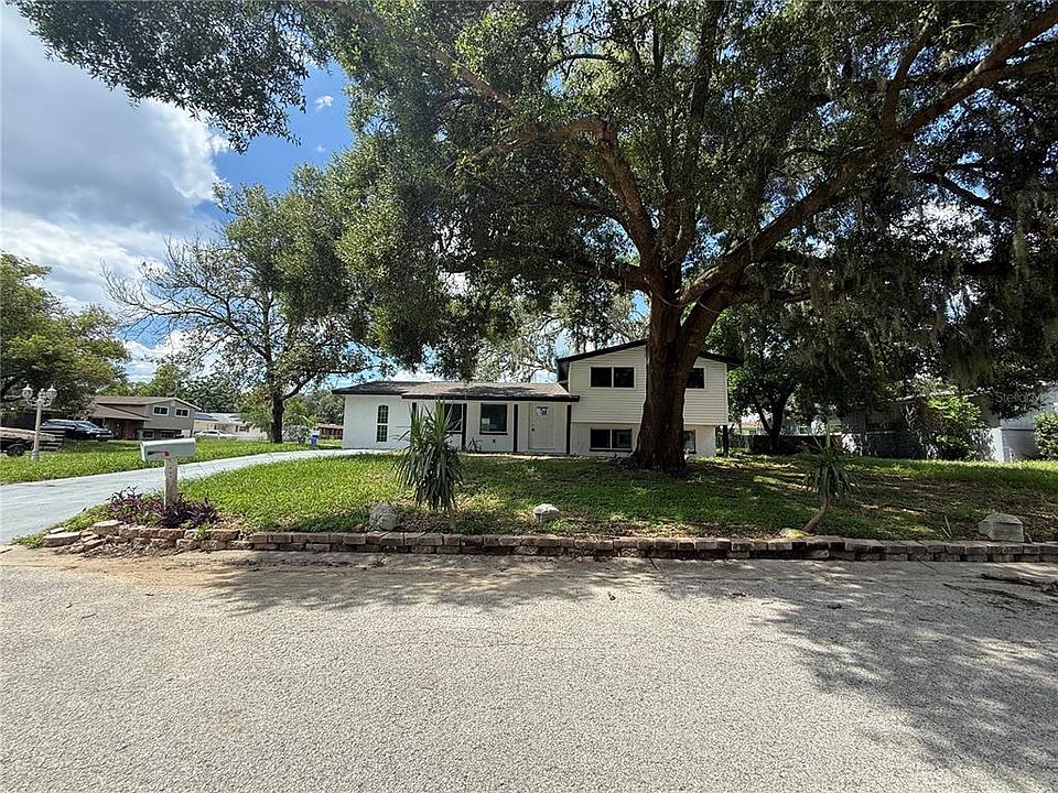 1st image of 402 Blueberry Ln