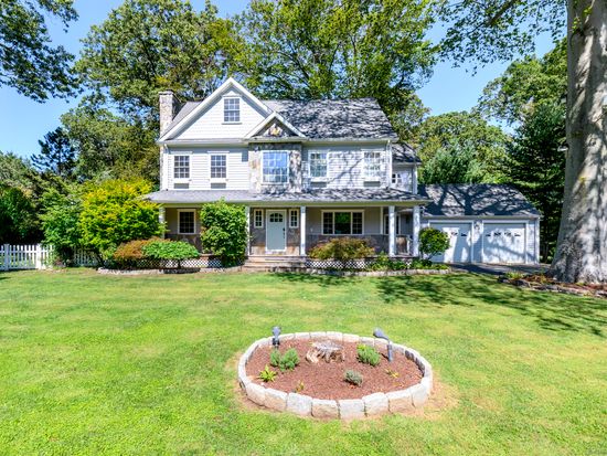 300 Winnepoge Drive, Fairfield, CT 06825