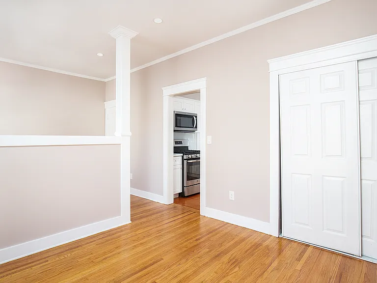113 N Columbus Ave #B — Photo 7