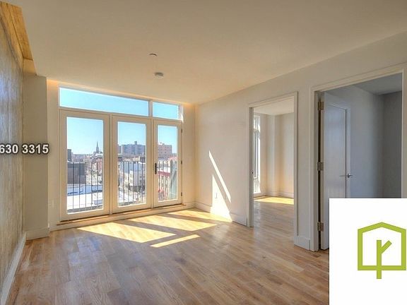 3rd image of 310 Graham Ave #505
