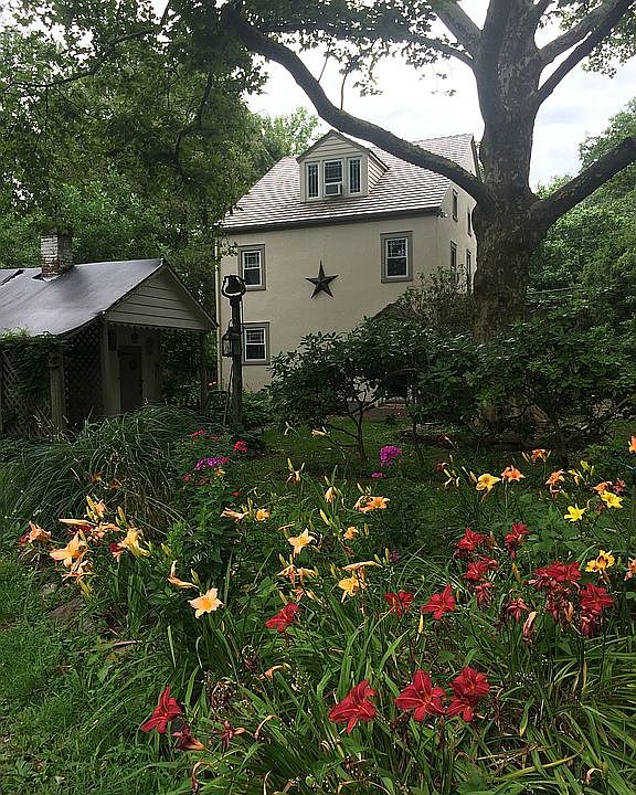 Beautiful perennial gardens 