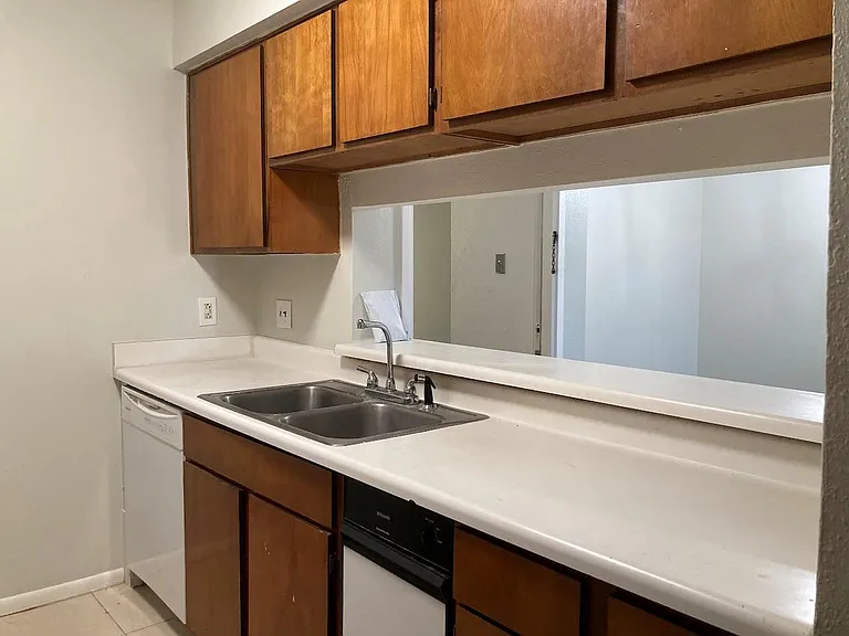 3075 Walnut Bend Ln #33 — Photo 8