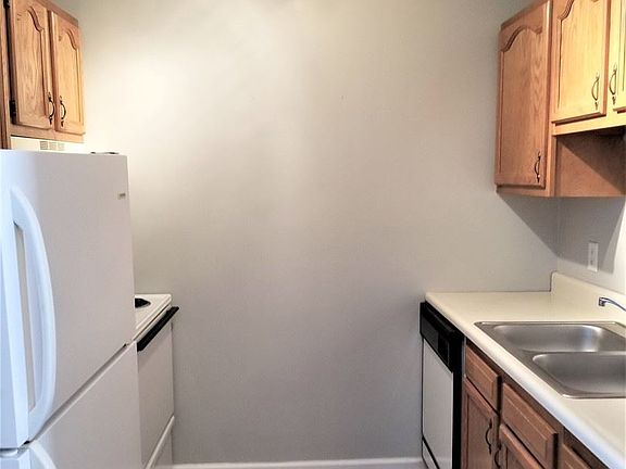 2nd image of 1538 Diuguid Dr