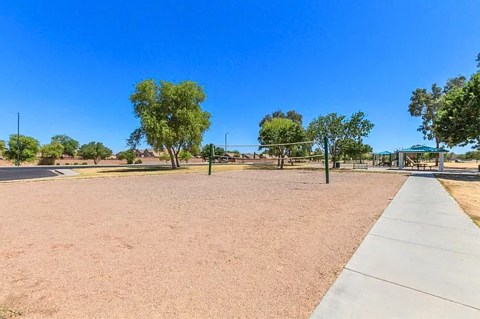 1533 W Sabel Ct — Photo 18