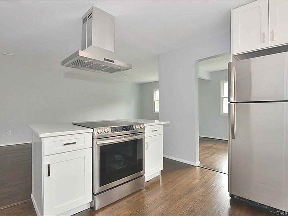 5th image of 1820 215th St Floor 2