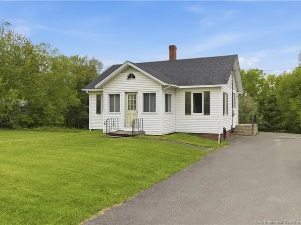 305 Pleasant Dr, Minto, NB E4B 2S9