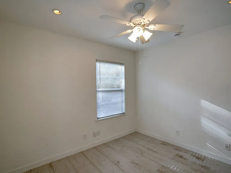 1208 Shelley Ave — Photo 17