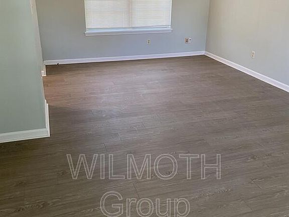 3rd image of 1680 Park North Way
