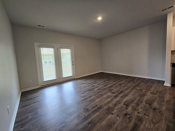 3rd image of 603 Clifford Hts