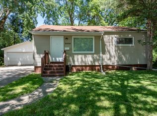 2325 Seminole Rd, Waukegan, IL 60087