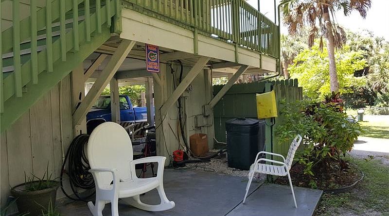 1st image of 165 Palm Dr