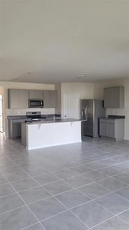 4 bed, 2.0 bath, 1828 sqft, $2,300 — Photo 1