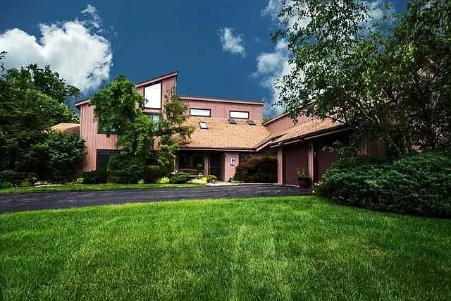 27 Sherwood Hts photo 1